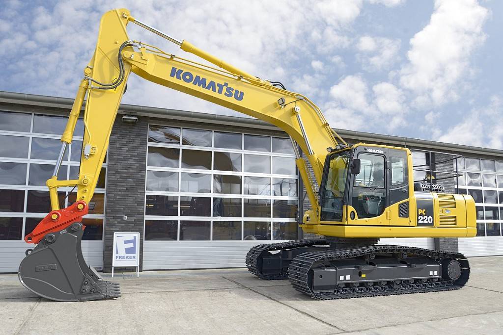 220 8. Гусеничный экскаватор Komatsu pc220. Коматсу 220 экскаватор. Komatsu pc220-8. Гусеничный экскаватор Комацу 220.